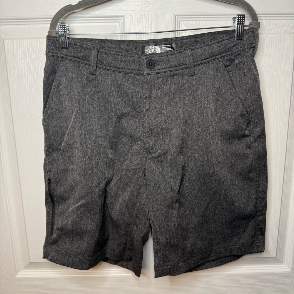 The North Face Men’s Charcoal Gray Hiking Outdoor Shorts Size 32 waist GUC